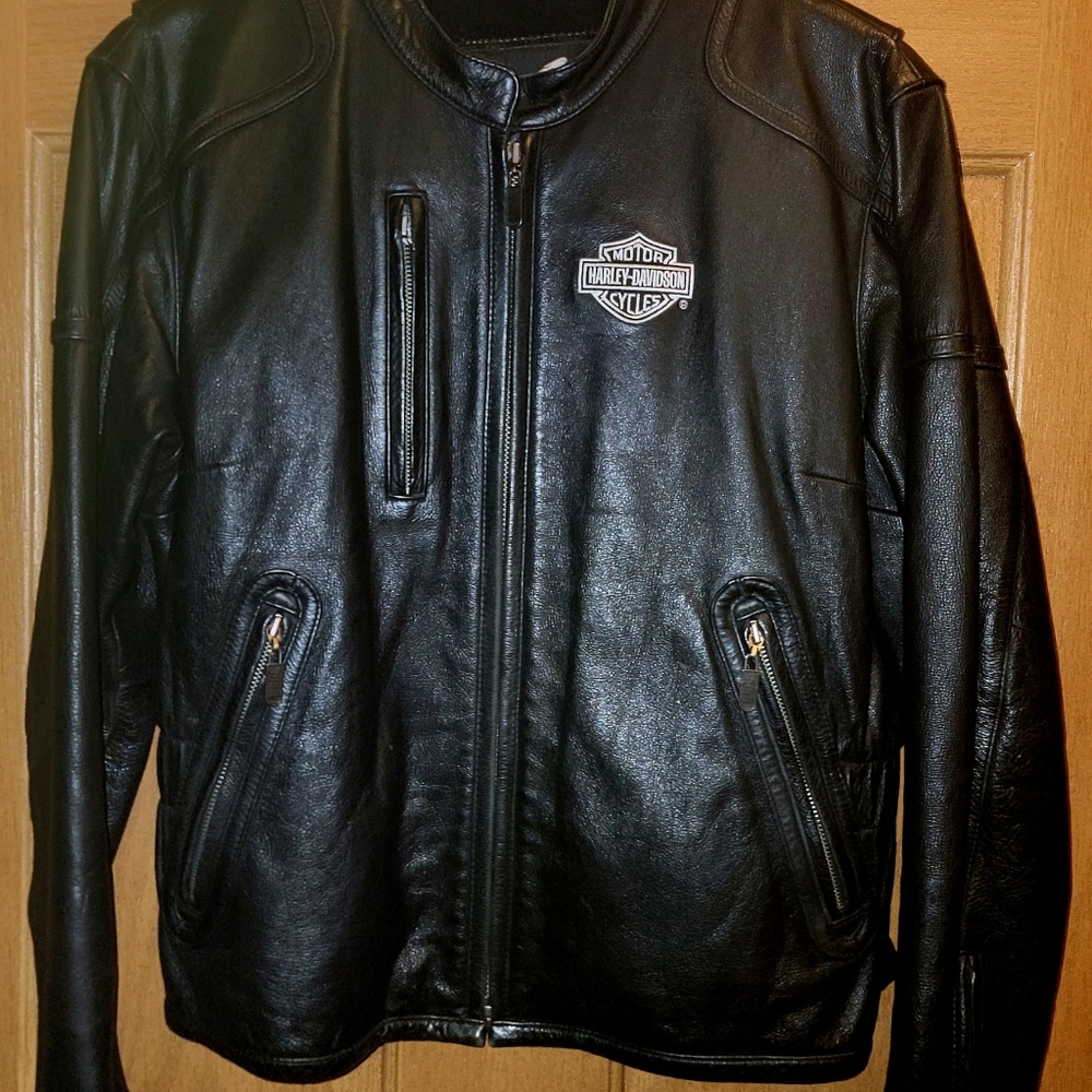 Barely Worn  Harley-Davidson XLW Woman's Black & White Leather Jacket with Liner